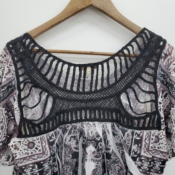 One World Womens Embellished Short Sleeve Top Blouse Size 1X Crochet Back Detail - Picture 13 of 15